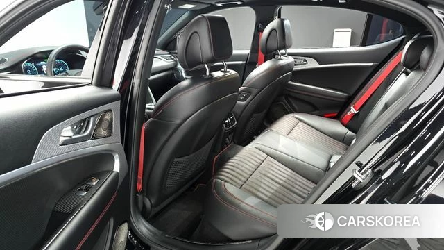 Genesis The New G70 2022 Черный из Кореи, фото 2