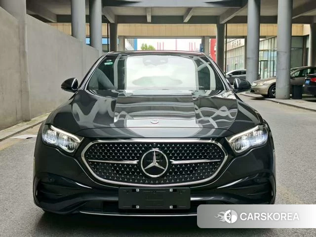 Mercedes-Benz E-Class 2025 Темно-серый из Китая, фото 2