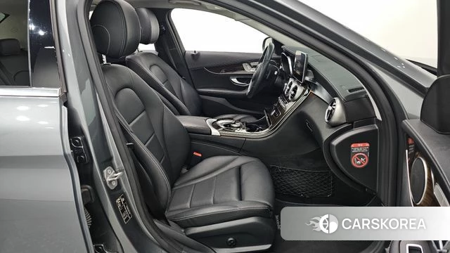 Mercedes-Benz C-Class W205 2018 Серебристо-серый из Кореи, фото 2