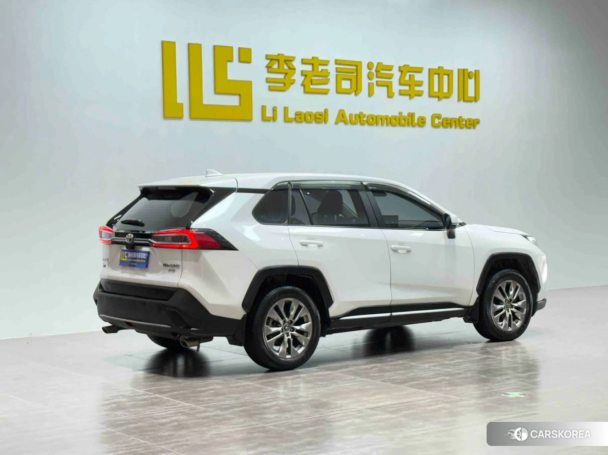 Toyota Wildlander 2022 Белый из Китая, фото 2