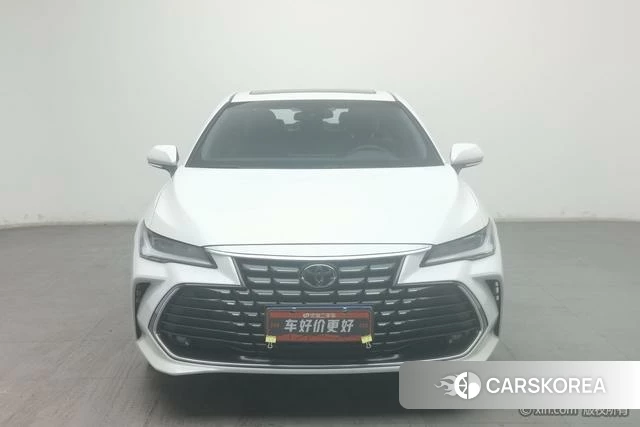 Toyota Avalon 2023 Белый из Китая, фото 2