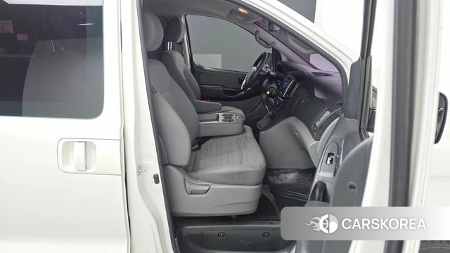 Hyundai The New Grand Starex 2018 Белый из Кореи, фото 2