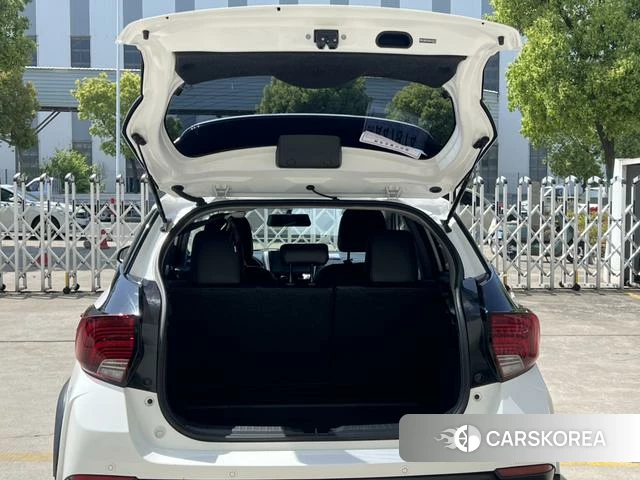Toyota Yaris L 2021 Белый из Китая, фото 2