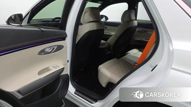 Genesis GV70 2024 Белый из Кореи, фото 2