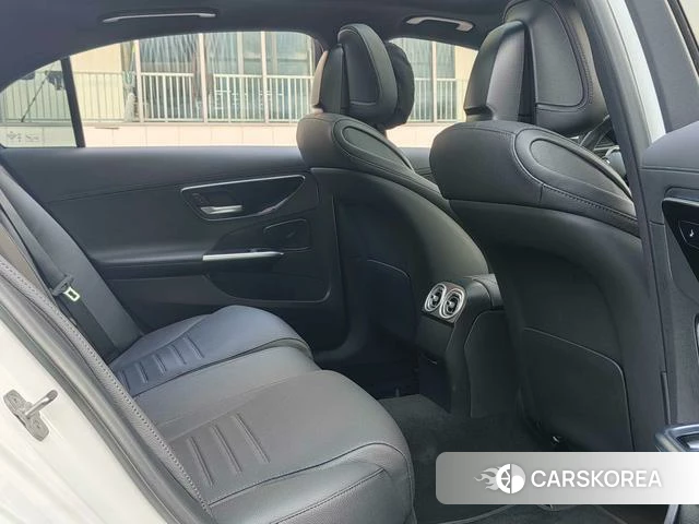 Mercedes-Benz C-class 2025 Белый из Китая, фото 2