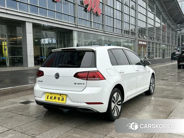 Volkswagen Golf 2021 Белый из Китая, фото 2
