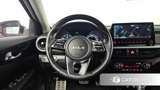 Kia The New K3 2nd generation 2022 Белый из Кореи, фото 2