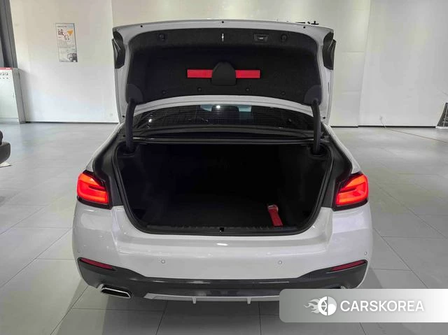 BMW 5 series 2022 Белый из Китая, фото 2