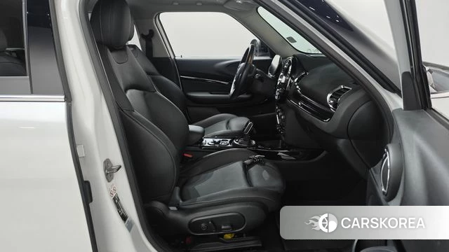 Mini Cooper Clubman 2023 Белый из Кореи, фото 2