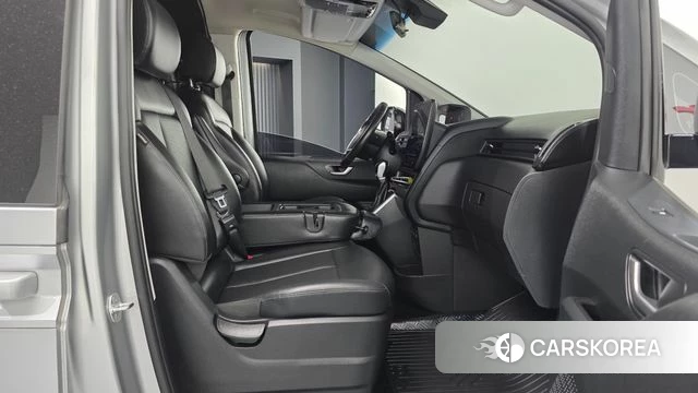 Hyundai Staria 2021 Серебристо-серый из Кореи, фото 2