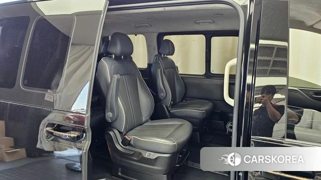 Hyundai Staria 2022 Черный из Кореи, фото 2