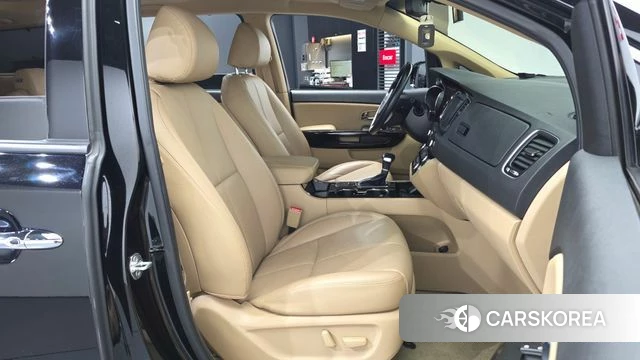 Kia The New Carnival 2019 Черный из Кореи, фото 2