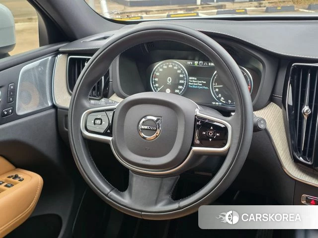 Volvo XC60 second Generation 2019 Белый из Кореи, фото 2