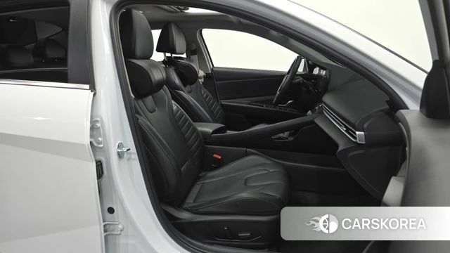 Hyundai The New Avante (CN7) 2023 Белый из Кореи, фото 2