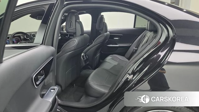 Mercedes-Benz C-Class W206 2023 Черный из Кореи, фото 2