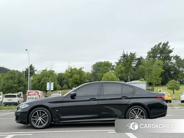 BMW 5 series 2021 Черный из Китая, фото 2