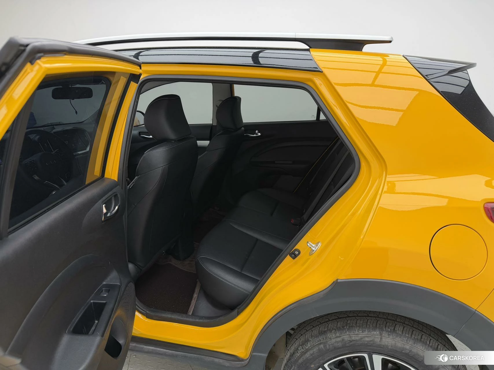 Kia KX1 2021 Желтый из Китая, фото 2