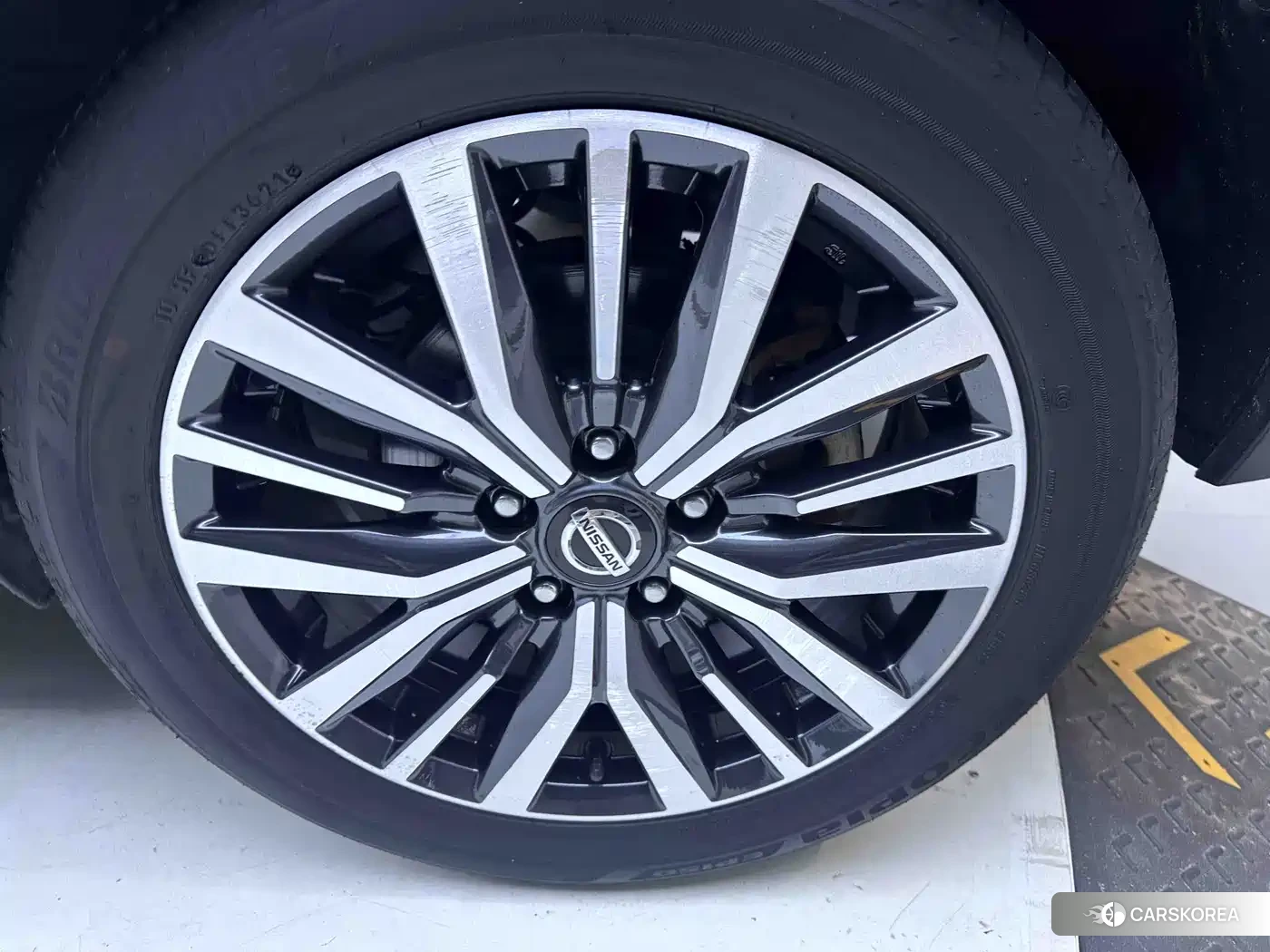 Nissan Kicks 2021 Silver/gray из Китая, фото 2