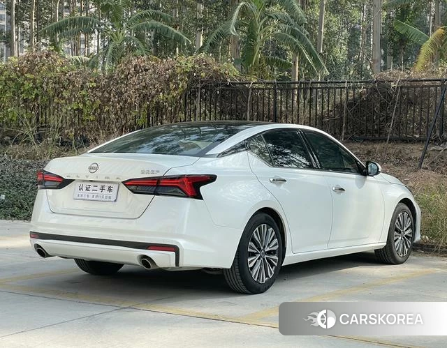 Nissan Altima 2023 Белый из Китая, фото 2