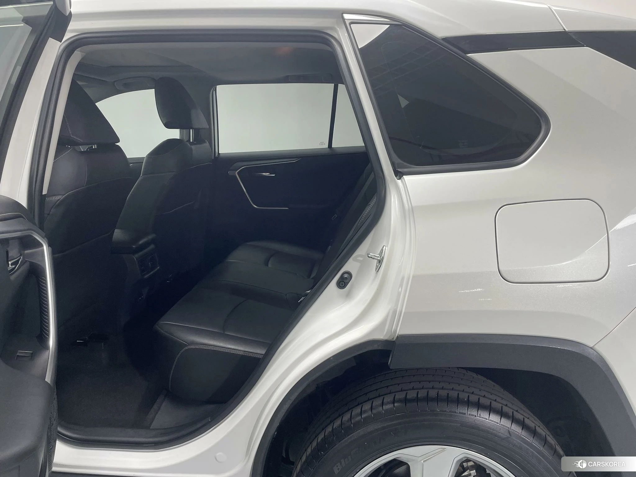 Toyota RAV4 2021 Белый из Китая, фото 2