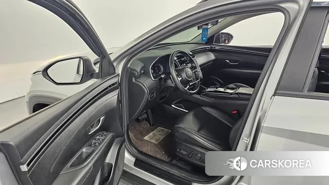 Hyundai Tucson (NX4) 2022 Серебристо-серый из Кореи, фото 2