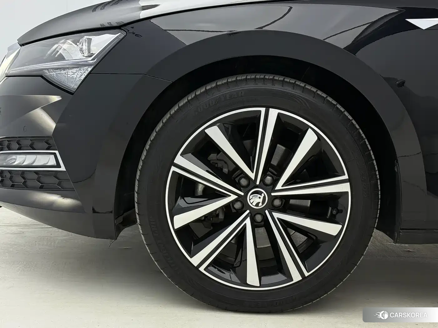 Skoda Superb 2023 Черный из Китая, фото 2