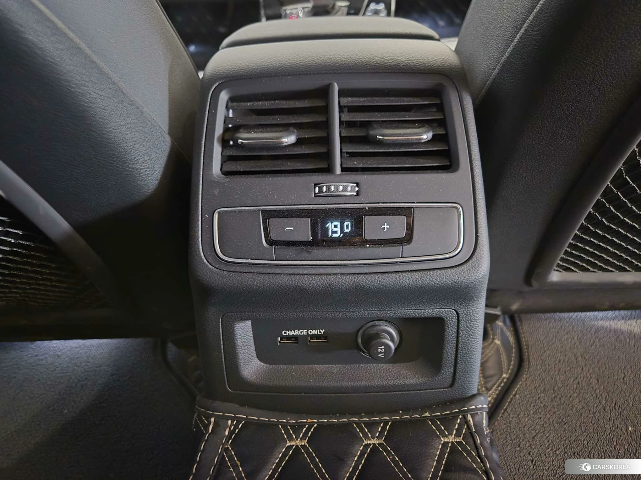 Audi A4L 2021 Черный из Китая, фото 2