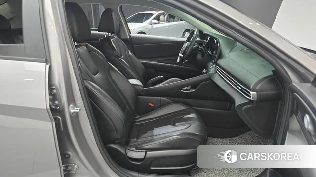Hyundai Avante (CN7) 2021 Серебристо-серый из Кореи, фото 2