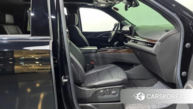 Cadillac Escalade 5th Generation 2022 Черный из Кореи, фото 2