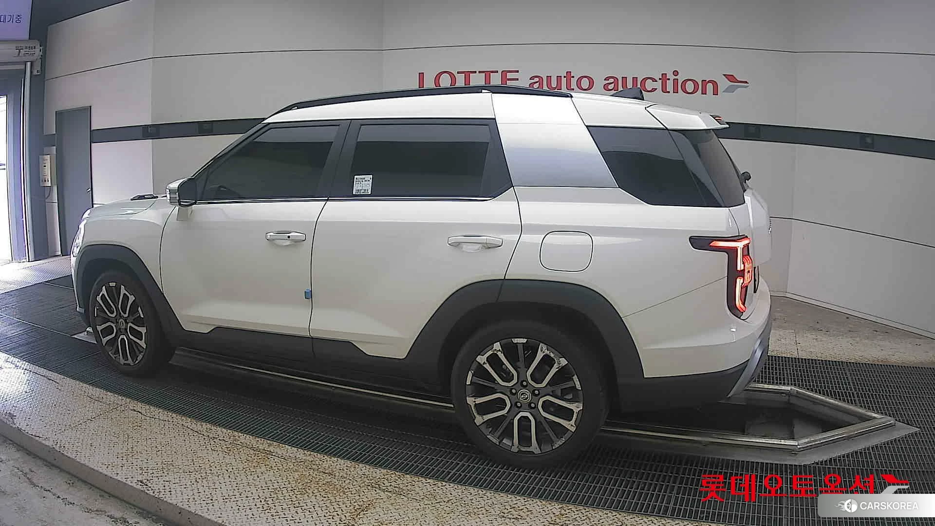 SsangYong Torres 2023 Grand White из Кореи, фото 2
