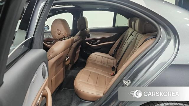 Mercedes-Benz E-Class W213 2021 Серый из Кореи, фото 2