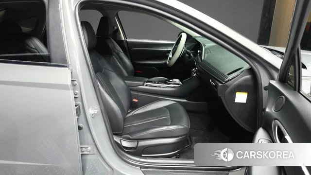 Hyundai Sonata Hybrid (DN8) 2022 Серебристо-серый из Кореи, фото 2