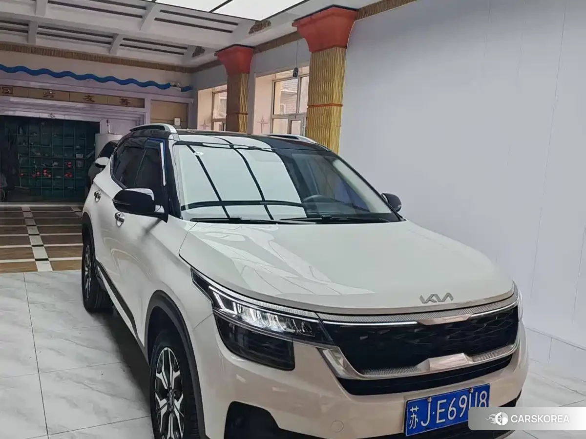 Kia KX3 2021 Белый из Китая, фото 2