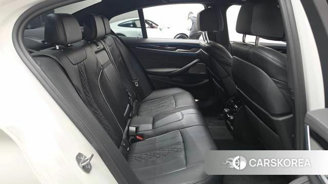BMW 5 Series (G30) 2021 Белый из Кореи, фото 2