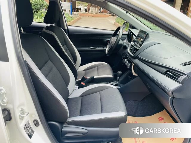 Toyota Yaris L 2021 Белый из Китая, фото 2