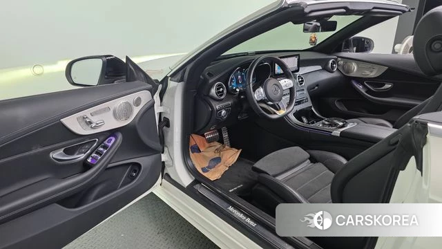 Mercedes-Benz C-Class W205 2023 Белый из Кореи, фото 2