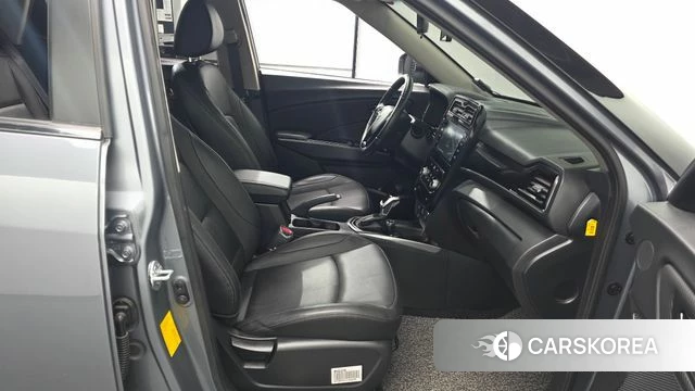 Ssangyong Berry New Tivoli 2019 Светло-серебряный цвет из Кореи, фото 2