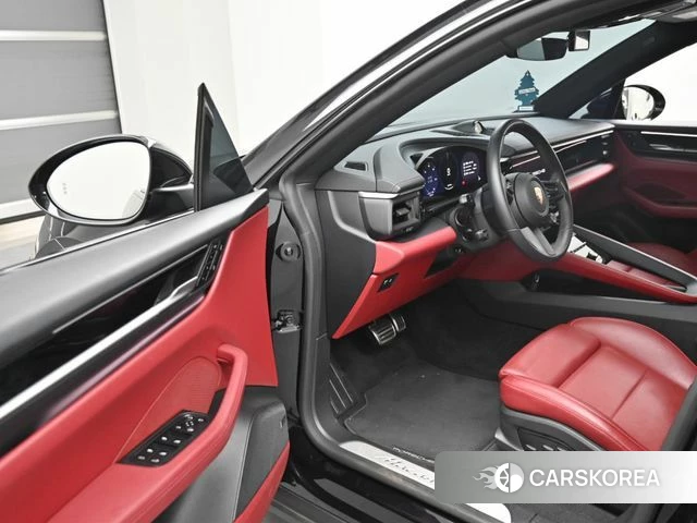 Porsche Makan EV 2025 Черный из Кореи, фото 2
