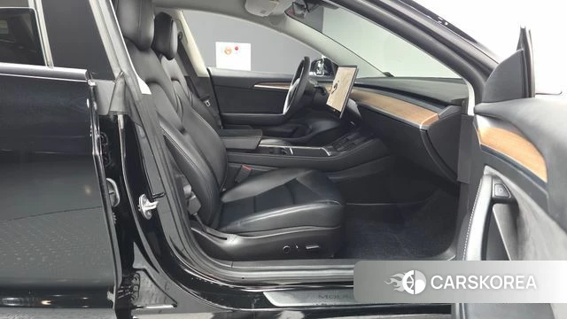Tesla Model 3 2021 Черный из Кореи, фото 2