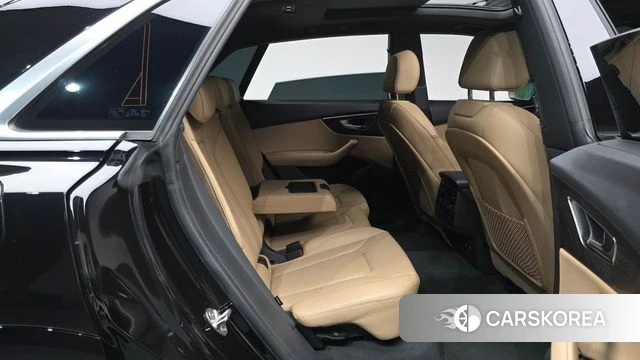 Audi Q8 (4M) 2023 Черный из Кореи, фото 2