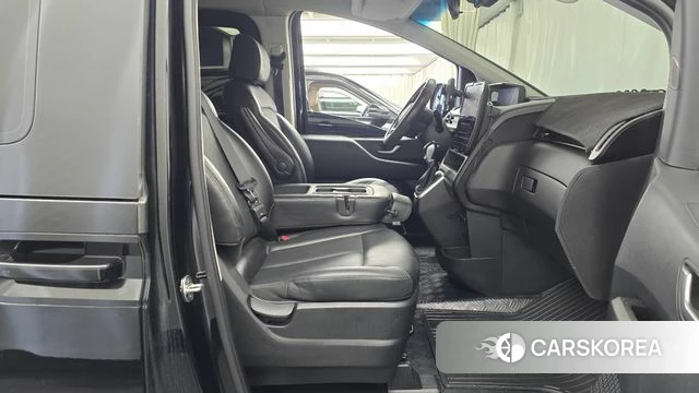 Hyundai Staria 2021 Черный из Кореи, фото 2