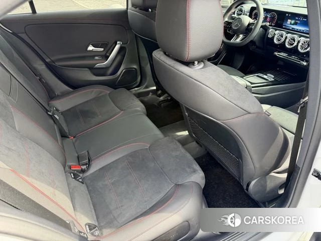 Mercedes-Benz A-Class 2025 Белый из Китая, фото 2