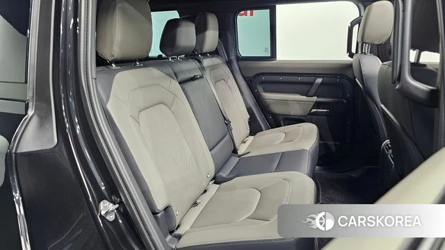 Land Rover Defender (L663) 2026 Черный из Кореи, фото 2