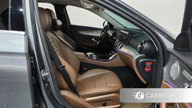 Mercedes-Benz E-Class W213 2019 Серый из Кореи, фото 2