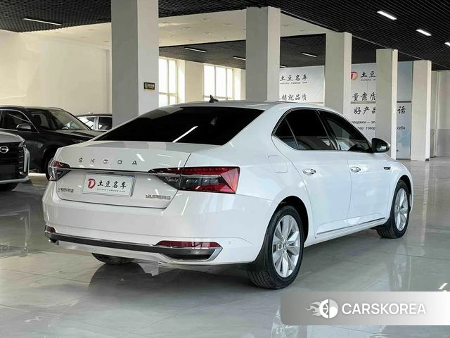 Skoda Superb 2021 Белый из Китая, фото 2