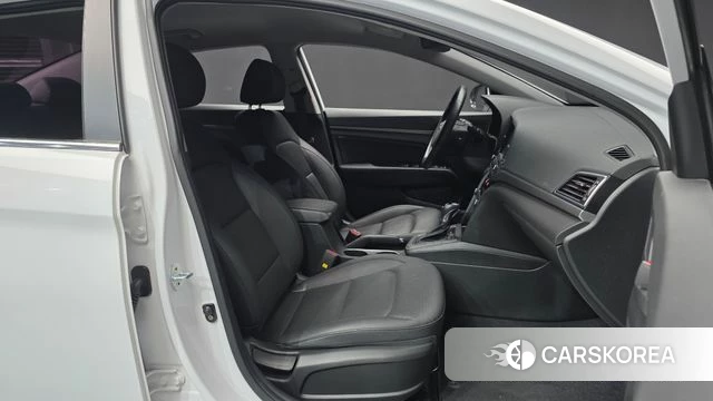 Hyundai Avante AD 2018 Белый из Кореи, фото 2