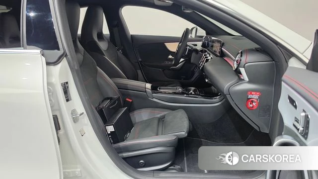 Mercedes-Benz CLA-Class C118 2026 Белый из Кореи, фото 2
