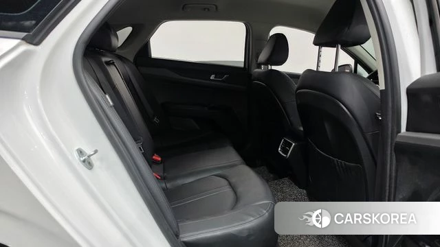 Kia K5 3rd generation 2021 Белый из Кореи, фото 2