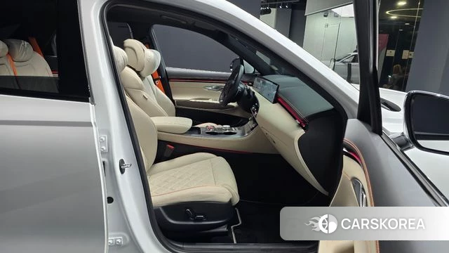 Genesis GV70 2024 Белый из Кореи, фото 2
