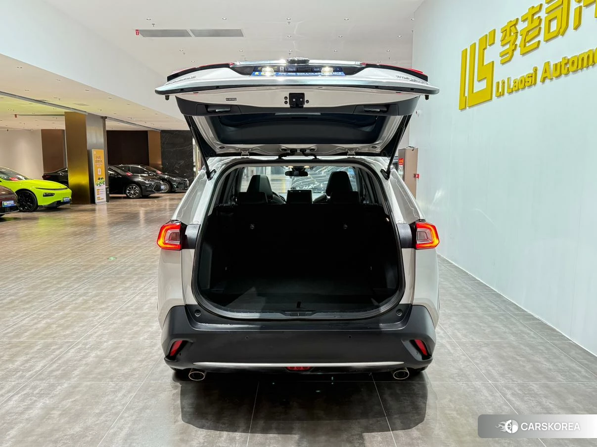 Toyota Wildlander 2020 Серебристо-серый из Китая, фото 2